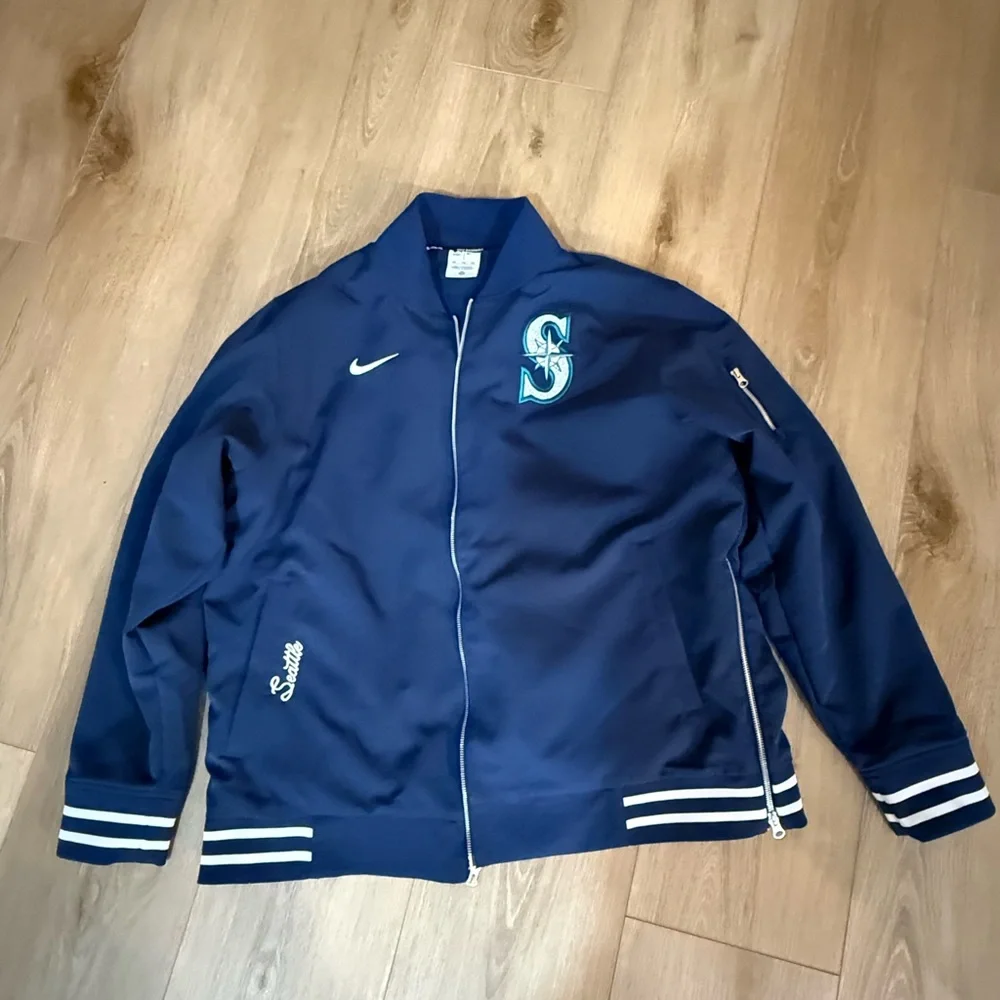 Men’s Mariners Dugout Jacket - Picture 3 of 6